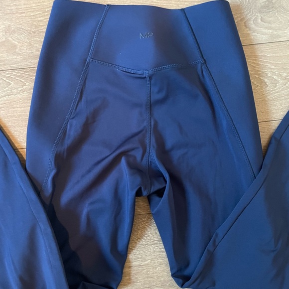 Myprotein Velocity Sculpt Leggings in Midnight - Picture 2 of 3